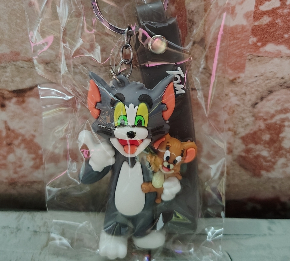 🧀 Tom & Jerry Silicone Keychain w/ Wristlet